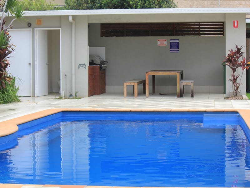 Modern Townhouse with Large yard 11
