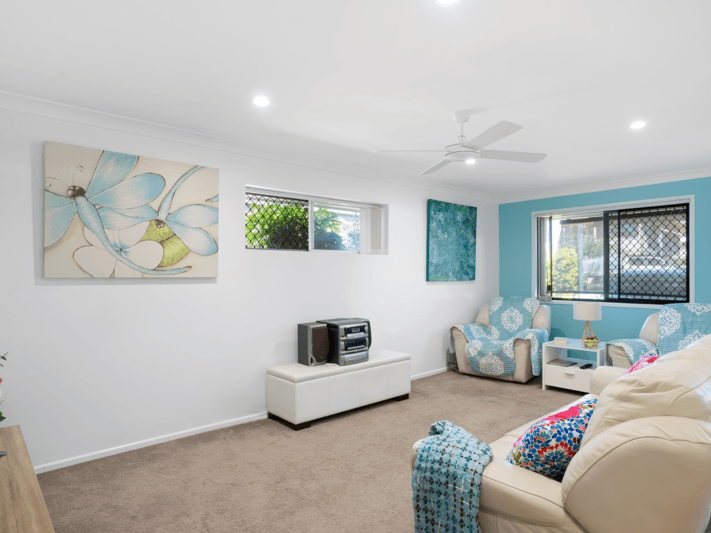 Modern relaxed living close to 2