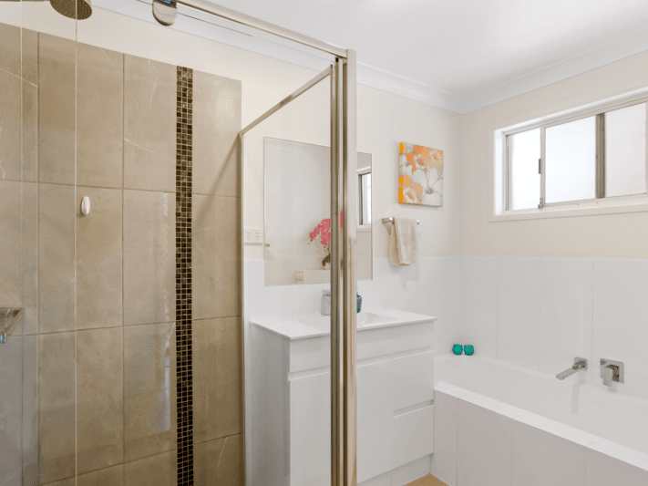 Modern relaxed living close to 6