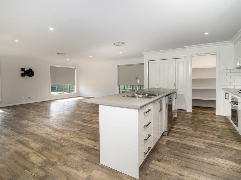 New Listing in SouthLakes Estate 2