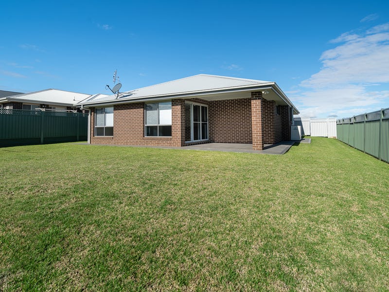 New Listing in SouthLakes Estate 8