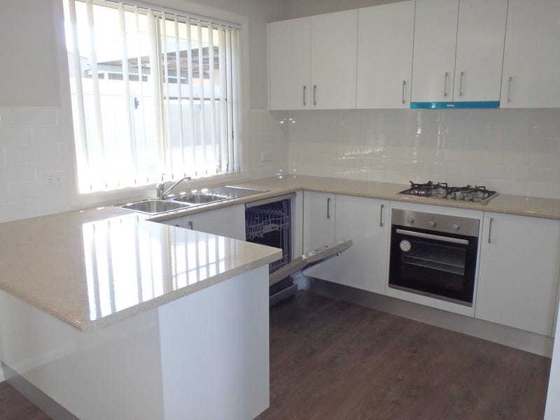 Recently built modern unit offers 3
