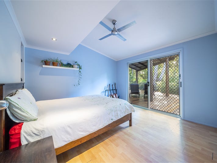 Beach Holiday House with Dual 12