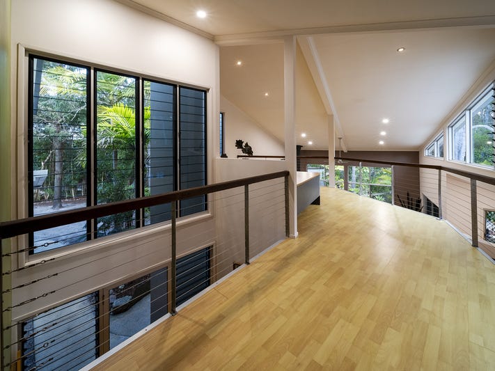 Beach Holiday House with Dual 14