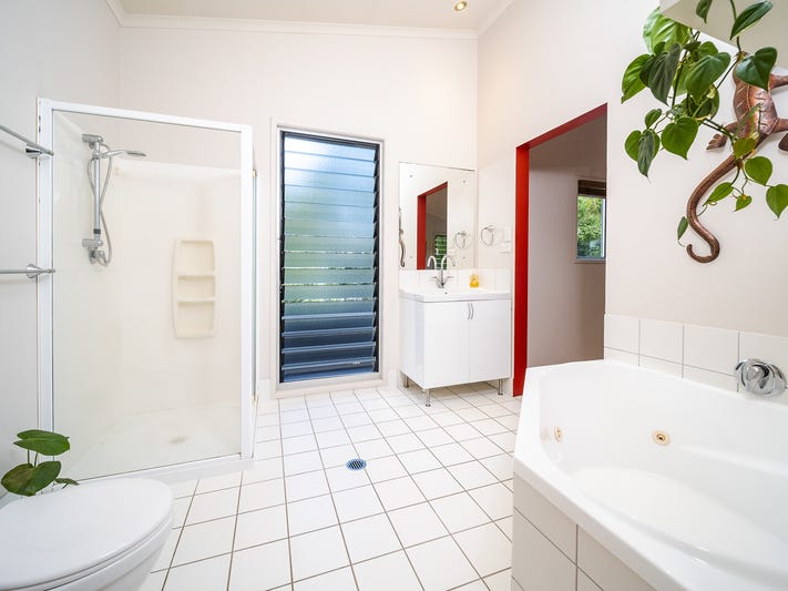 Beach Holiday House with Dual 19