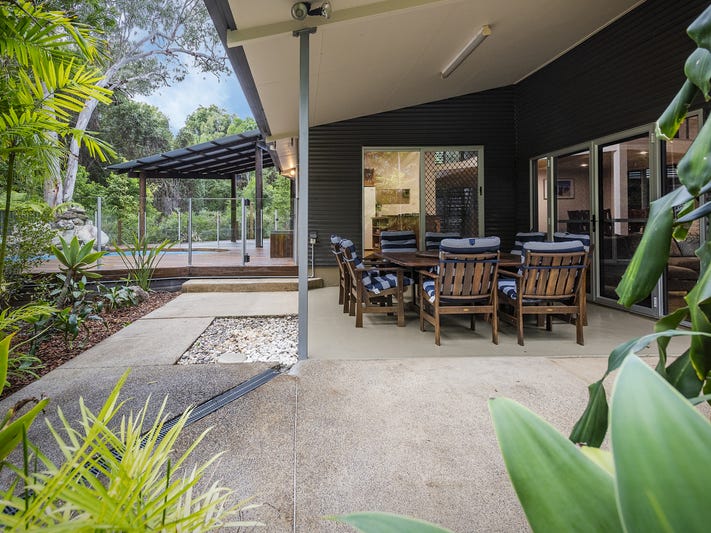 Beach Holiday House with Dual 22