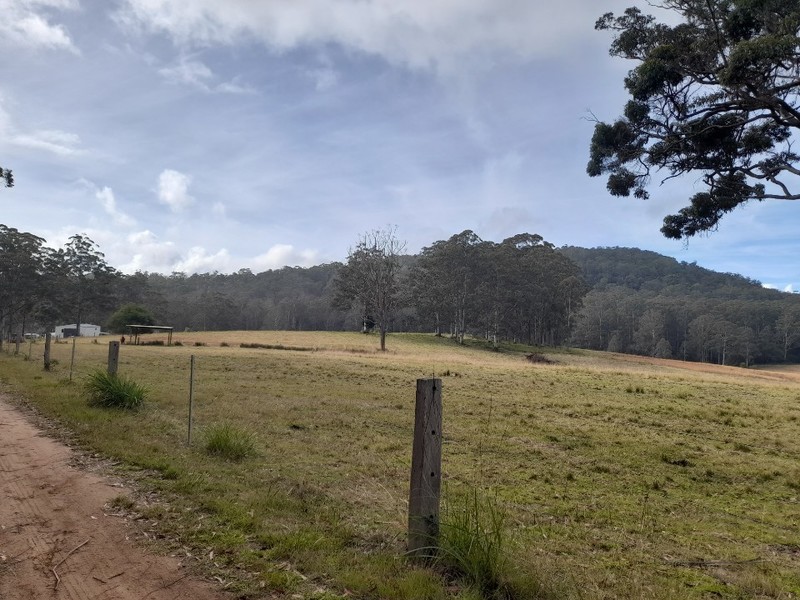 Fertile 100 acres with large Shed and two bedroom unit