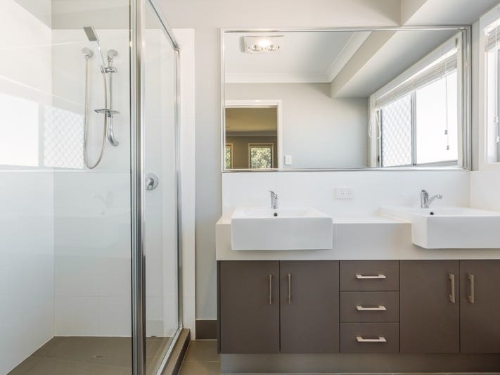 Lovely four bedroom home in 15