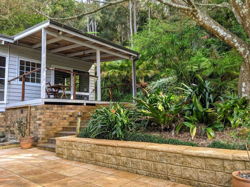 A luxury house set in 4