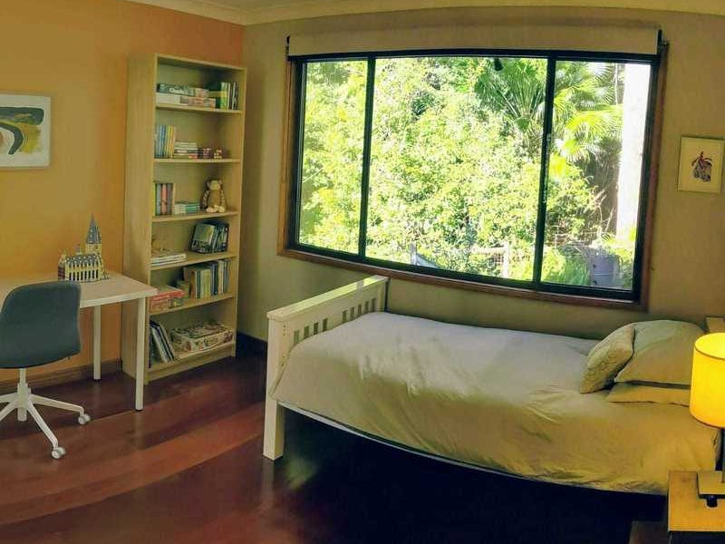 A luxury house set in 13