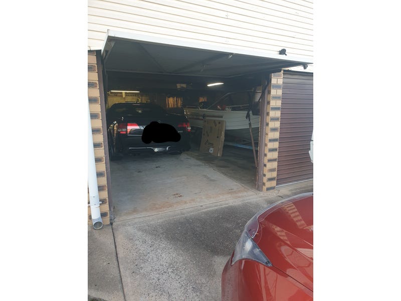 Lots of shed space & 4