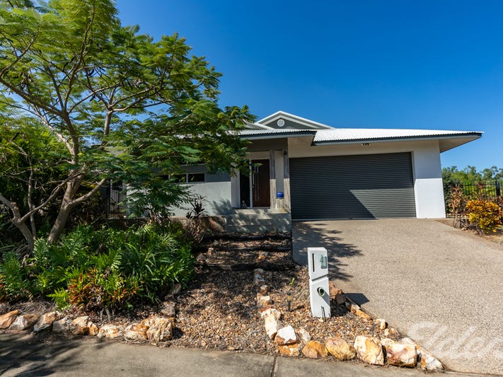 Modern family home with Solar! 3