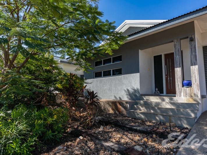 Modern family home with Solar! 4