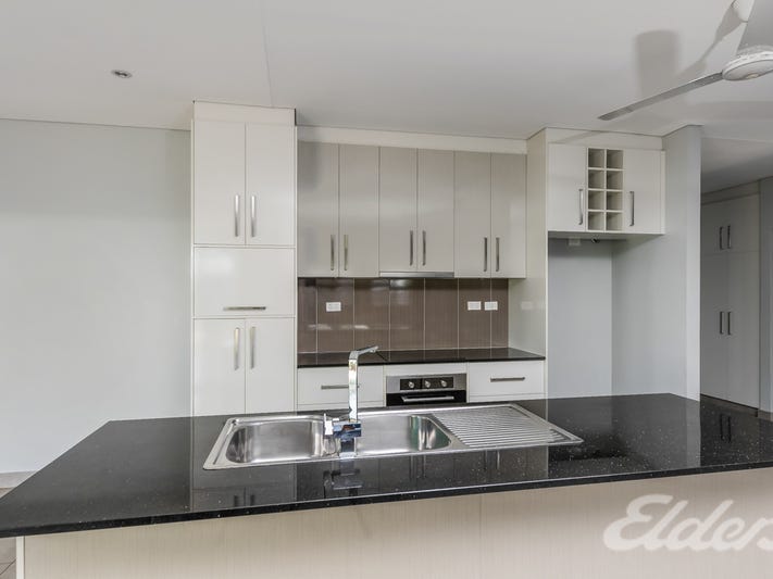 Modern family home with Solar! 8
