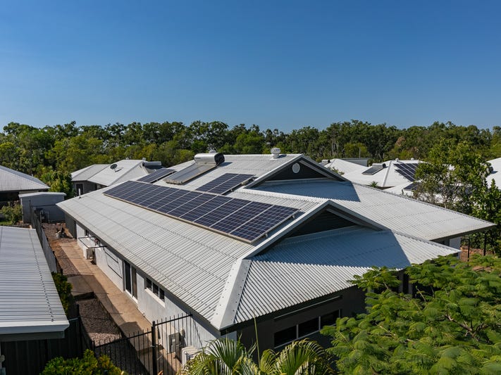 Modern family home with Solar! 21