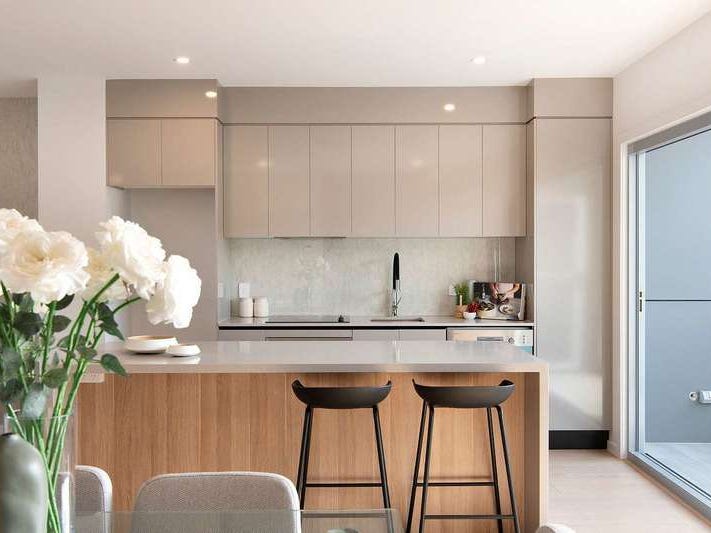Massive 200m2  Luxurious Terrace Home!