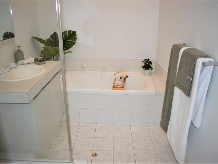 Perfect starter home or excellent 20