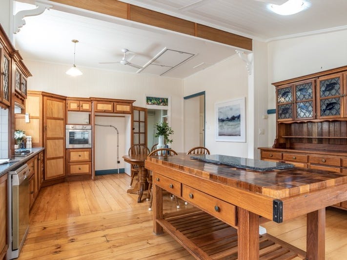 SELLING – 37 Annie St 7