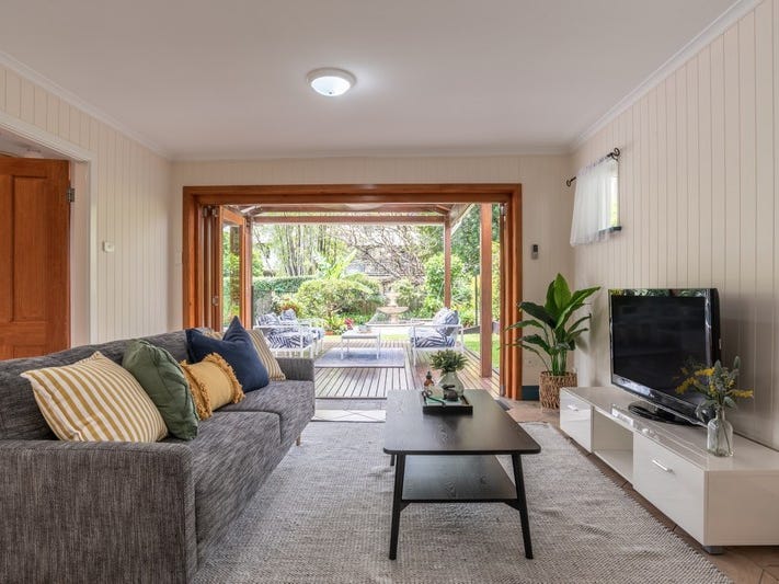 SELLING – 37 Annie St 18