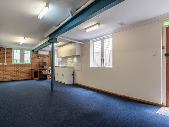 SELLING – 37 Annie St 27