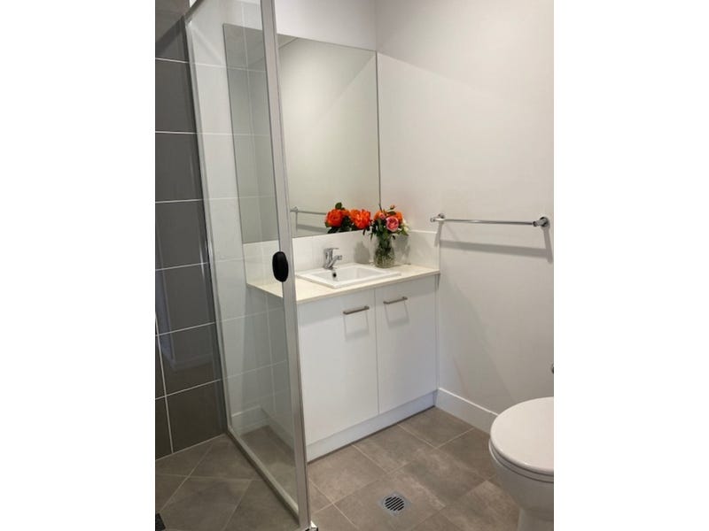 Under Offer 5