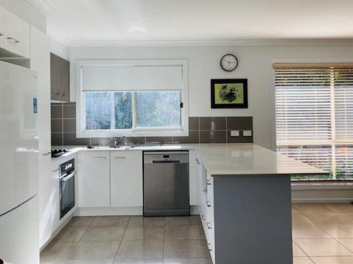Under Offer 11