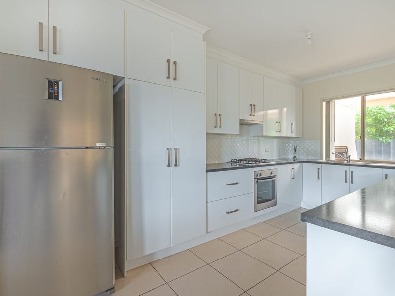 Beautifully Presented Townhouse 3