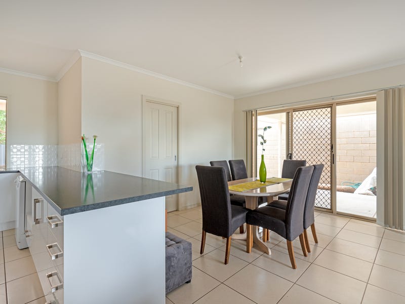 Beautifully Presented Townhouse 5