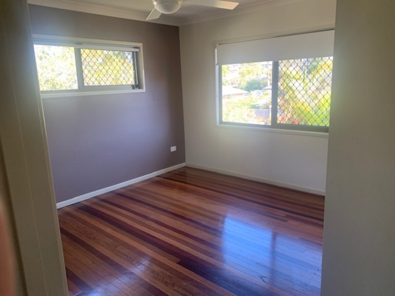 Offers over $549 000 considered 5