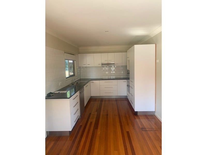 Offers over $549 000 considered 7