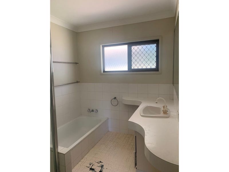 Offers over $549 000 considered 11