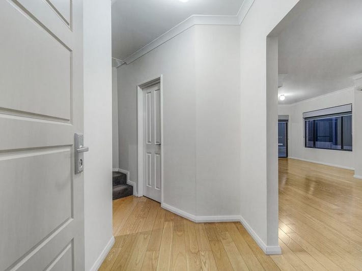 Contemporary Townhouse 7