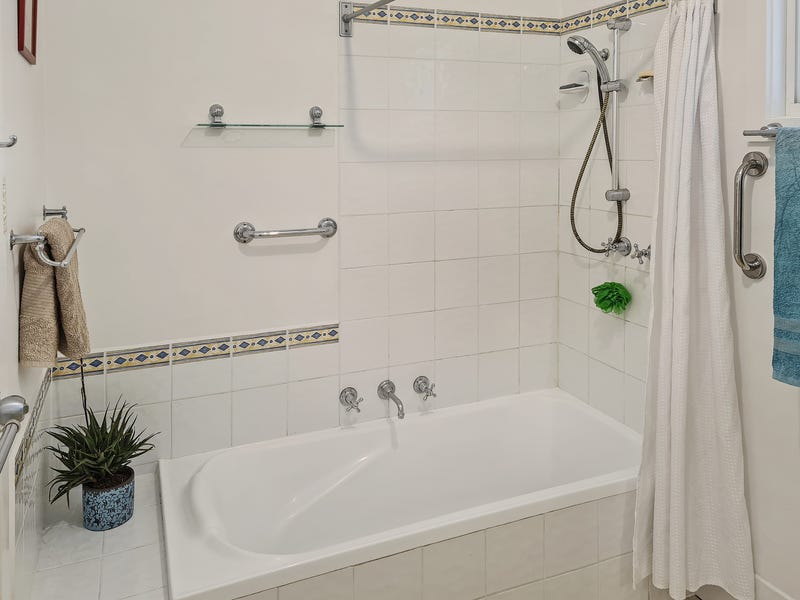 Great Property, Multiple Opportunities 10