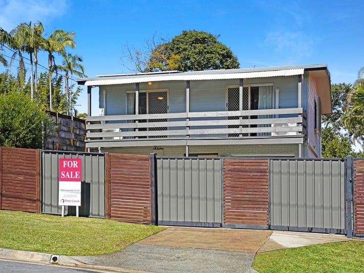 “3 Bedroom House Ashmore – Solar Panels included”