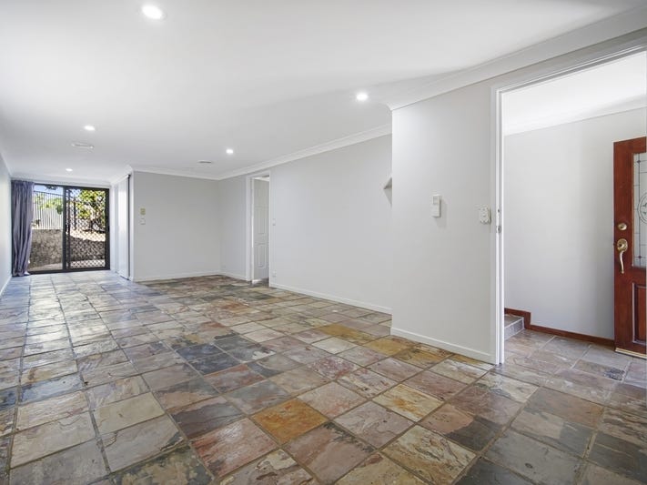 “3 Bedroom House Ashmore – 2