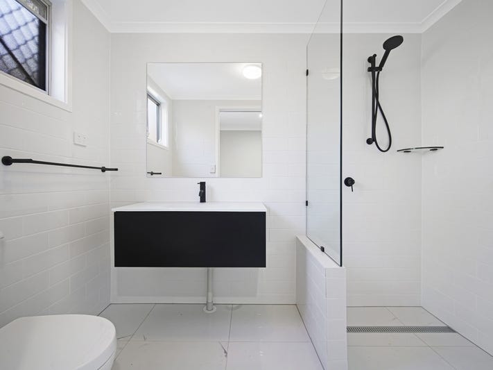 “3 Bedroom House Ashmore – 4