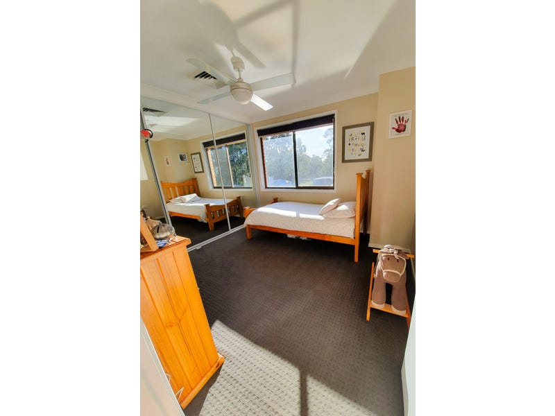 Executive Family Home on 1012m2 12