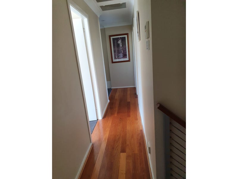 Executive Family Home on 1012m2 16