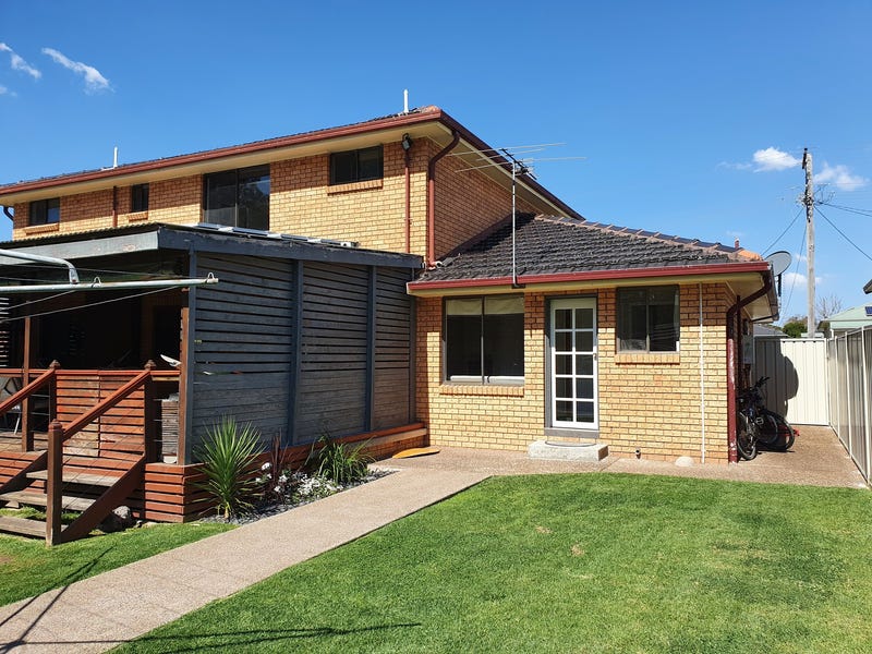 Executive Family Home on 1012m2 23