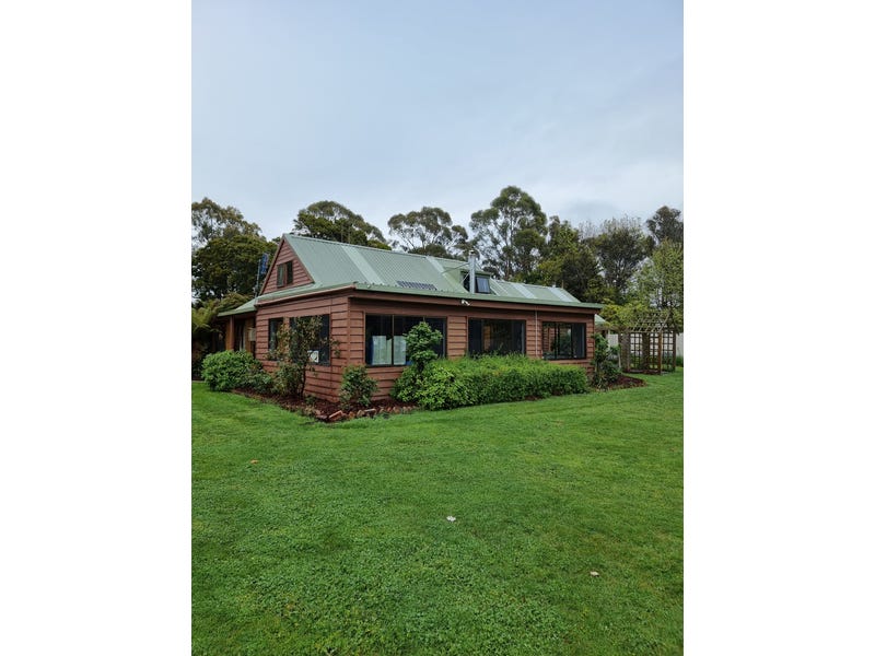 Quality Family home set on 6
