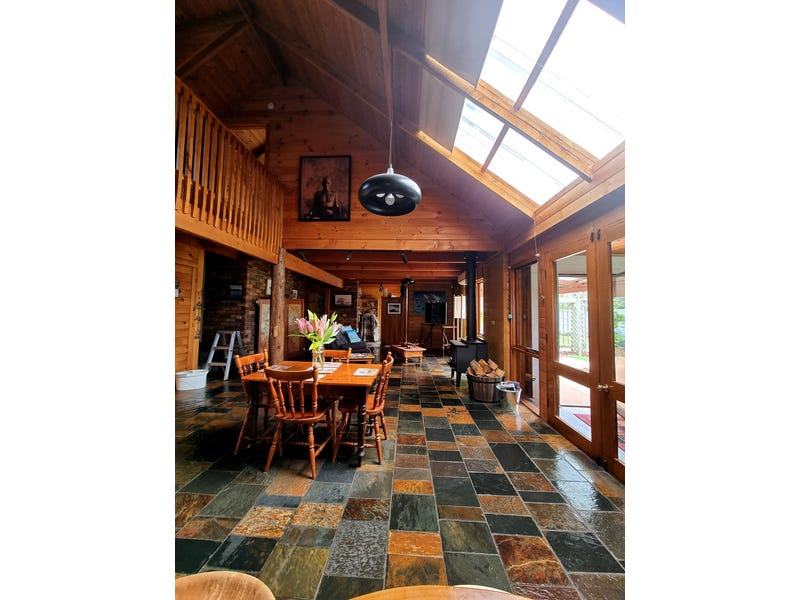Quality Family home set on 8