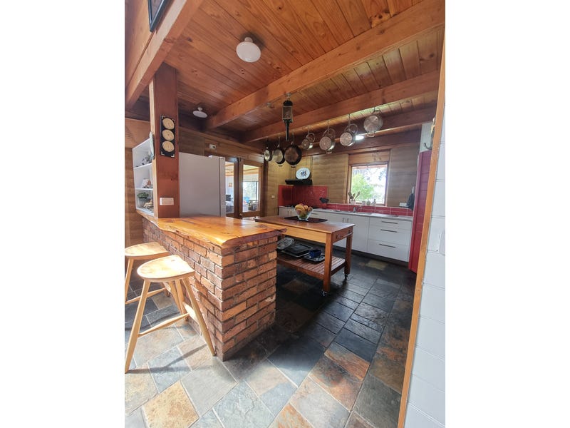 Quality Family home set on 14