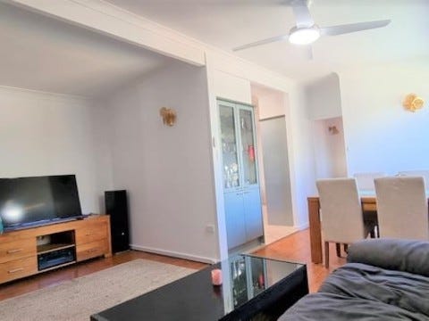 Enjoy a relaxed lakeside lifestyle 3