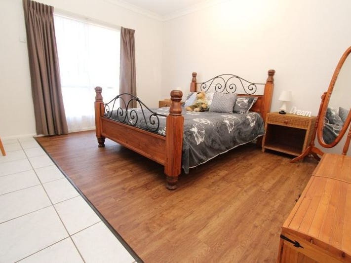 5 Bedroom Family Home with 7