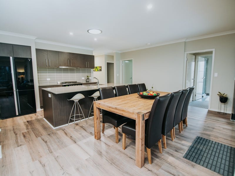 Smart  Modern Family Home 8