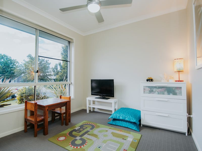 Smart  Modern Family Home 11