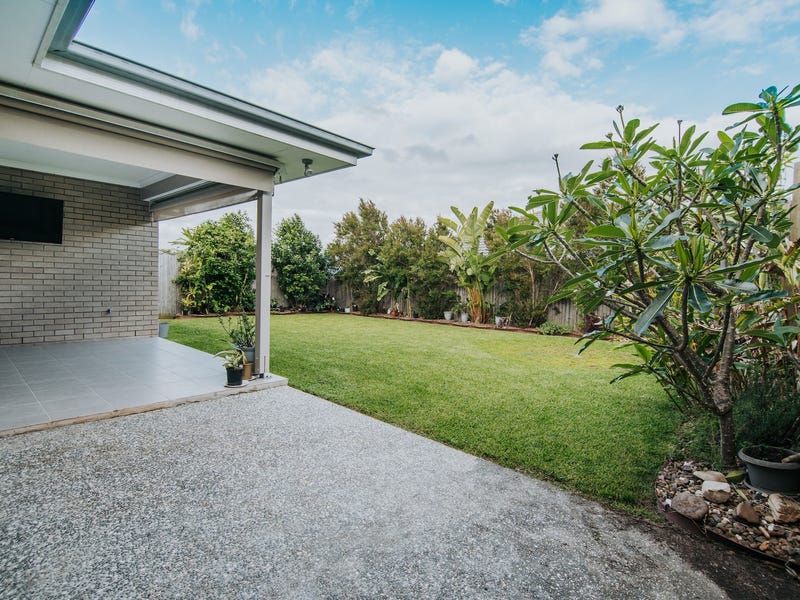 Smart  Modern Family Home 19