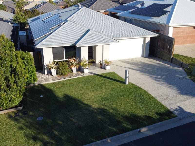 Smart  Modern Family Home 25