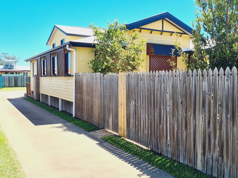 Split-level renovated Queenslander with office 2