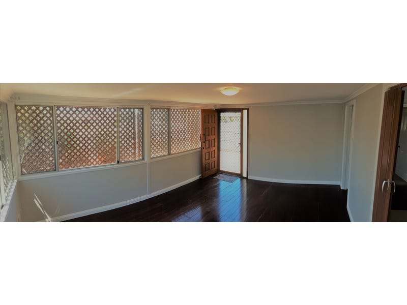 Split-level renovated Queenslander with office 24